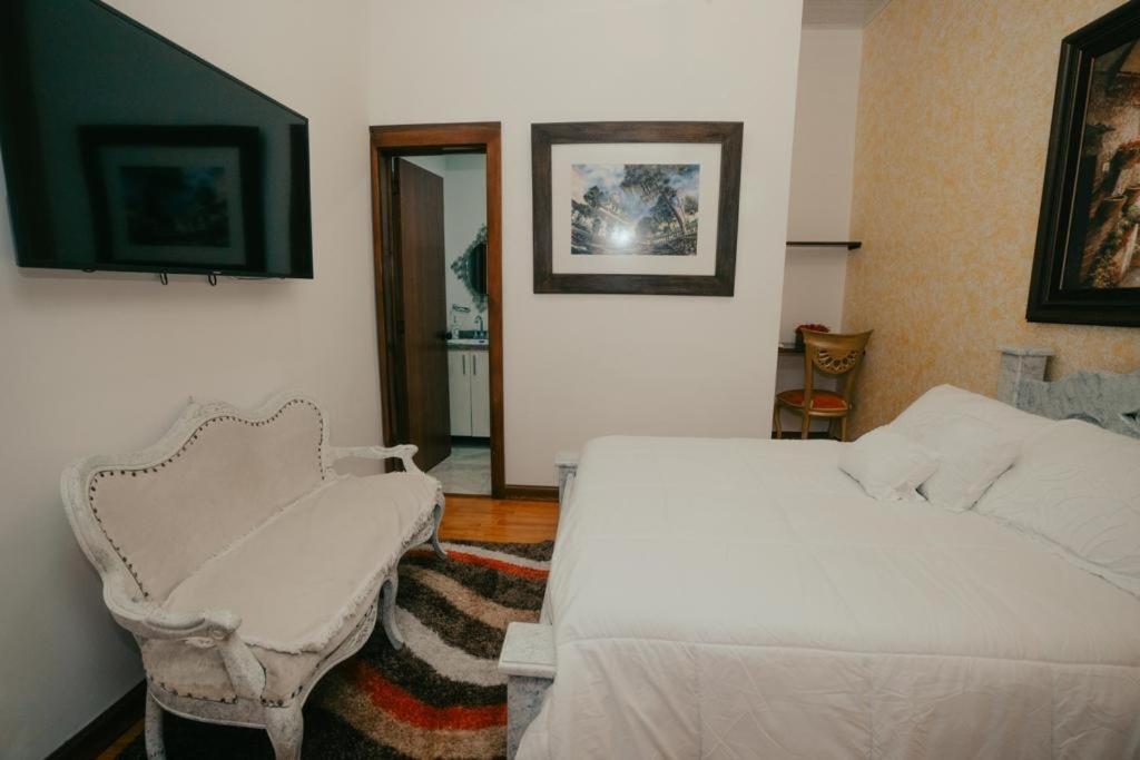 Salamina Highs Hotell Exteriör bild