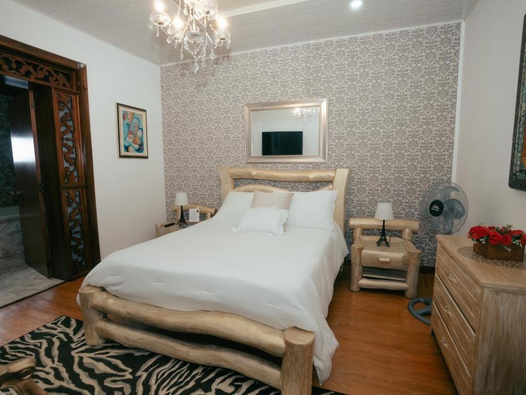 Salamina Highs Hotell Exteriör bild