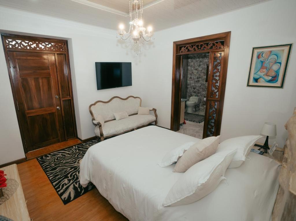 Salamina Highs Hotell Exteriör bild